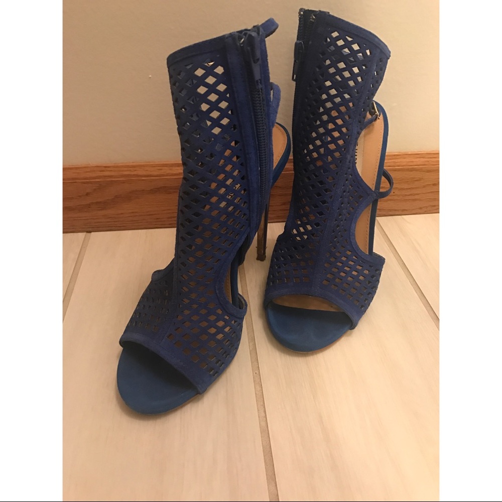 Blue Steve Madden high heel